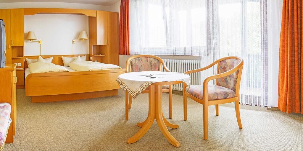 Gasthof Und Pension Zum Kreuz Lautenbach Номер фото