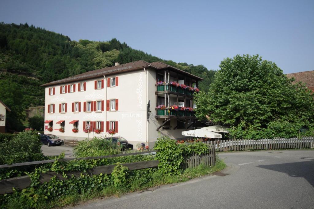 Gasthof Und Pension Zum Kreuz Lautenbach Экстерьер фото